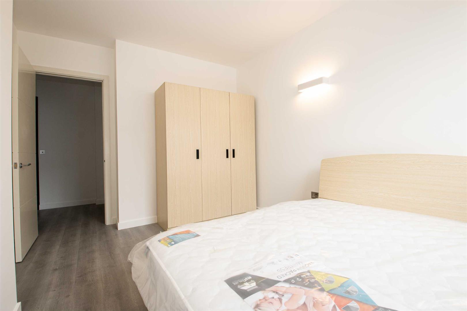 2 Foxhunter Drive, Linford Wood, Milton Keynes